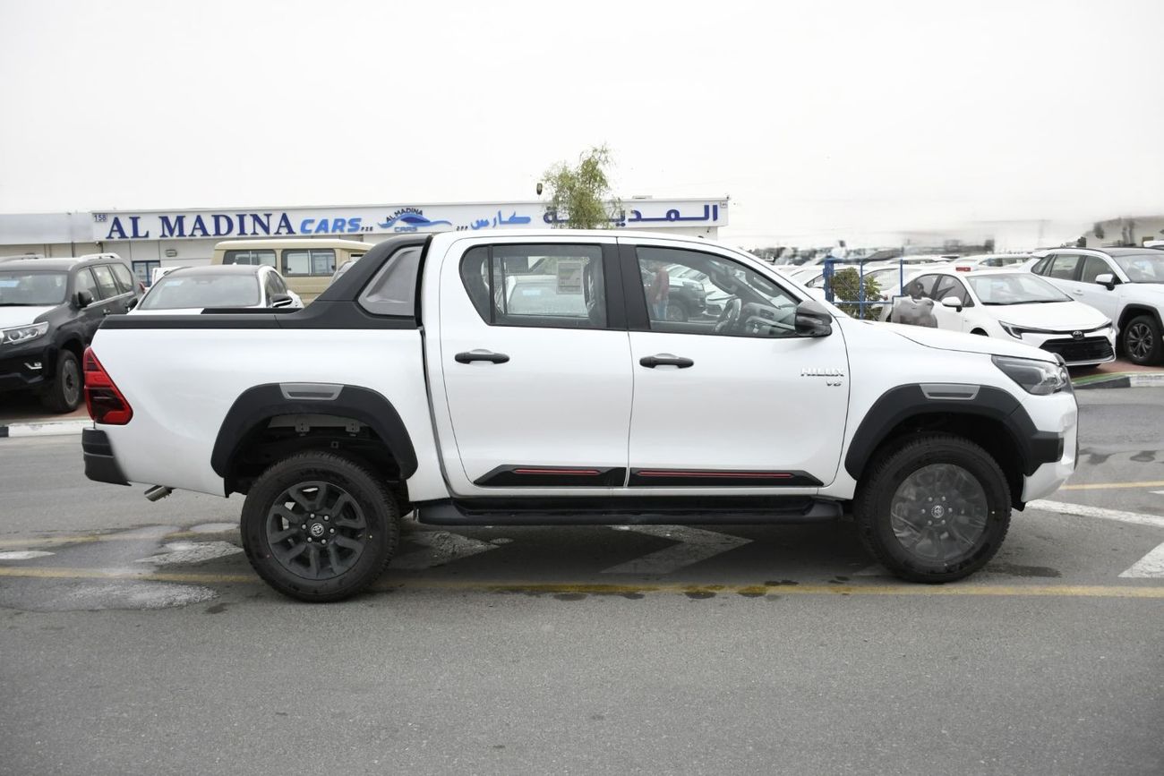 Toyota Hilux Adventure 4.0L With Rader Door Molding ( Ready cars )