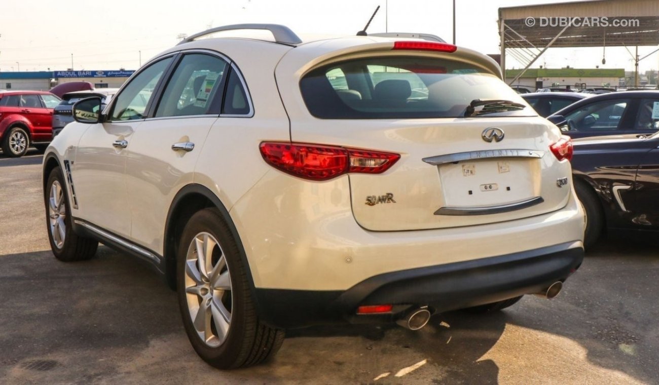 إنفينيتي QX70 3.7L GCC Gasoline Brand New