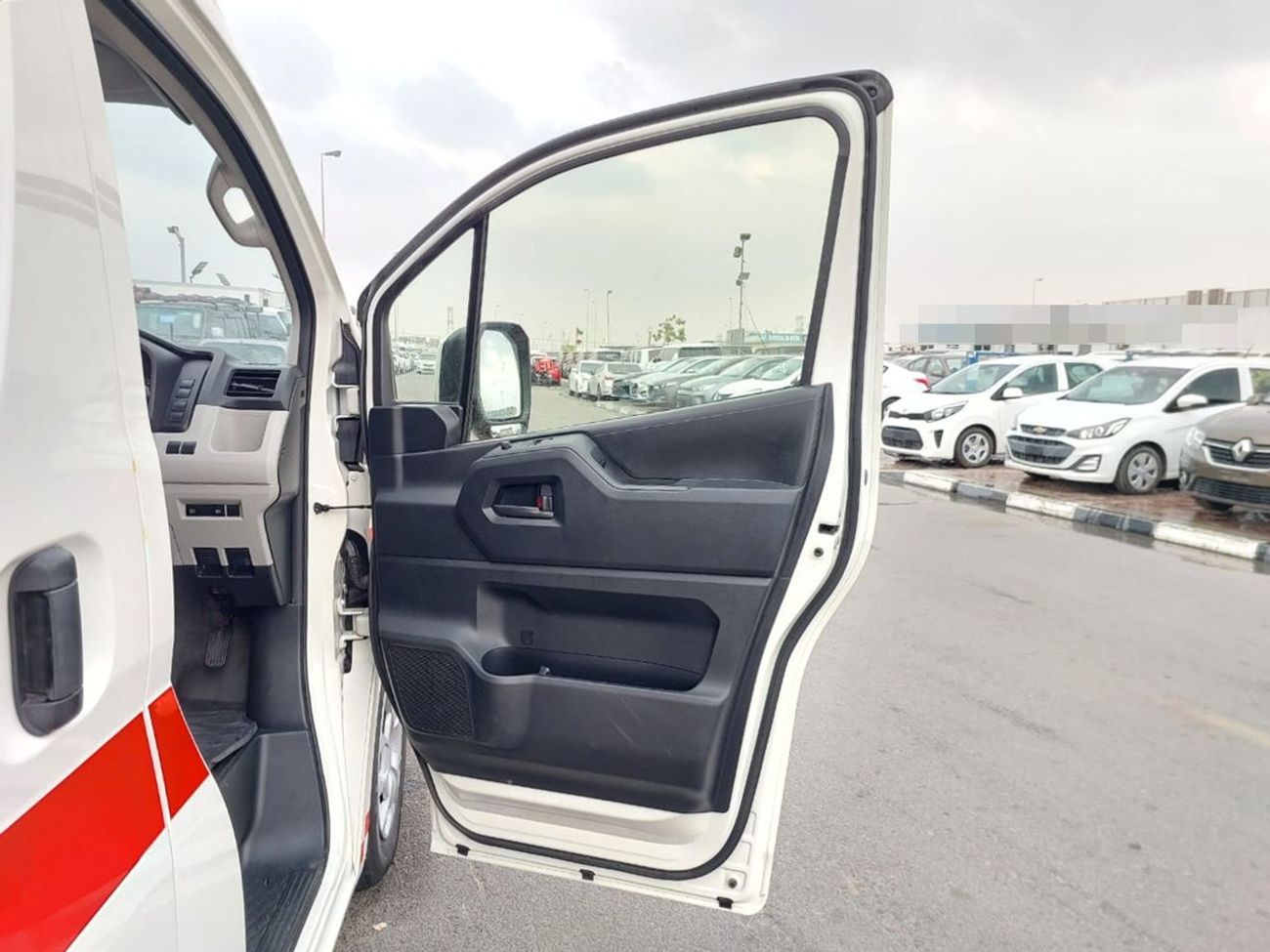 Toyota Hiace TOYOTA HIACE VAN AMBULANCE  RHD 2023 MODEL 2.8 L DIESEL AUTOMATIC(PM22474)