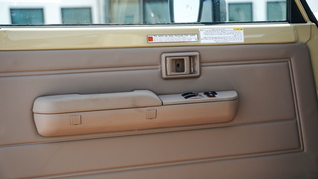 تويوتا لاند كروزر 70 LC 78 HARDTOP 2.8L AT