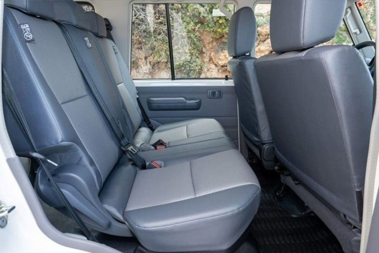 تويوتا لاند كروزر 70 Land Cruiser Hard Top LC76 4.5L 5door Diesel V8 2024 0KM