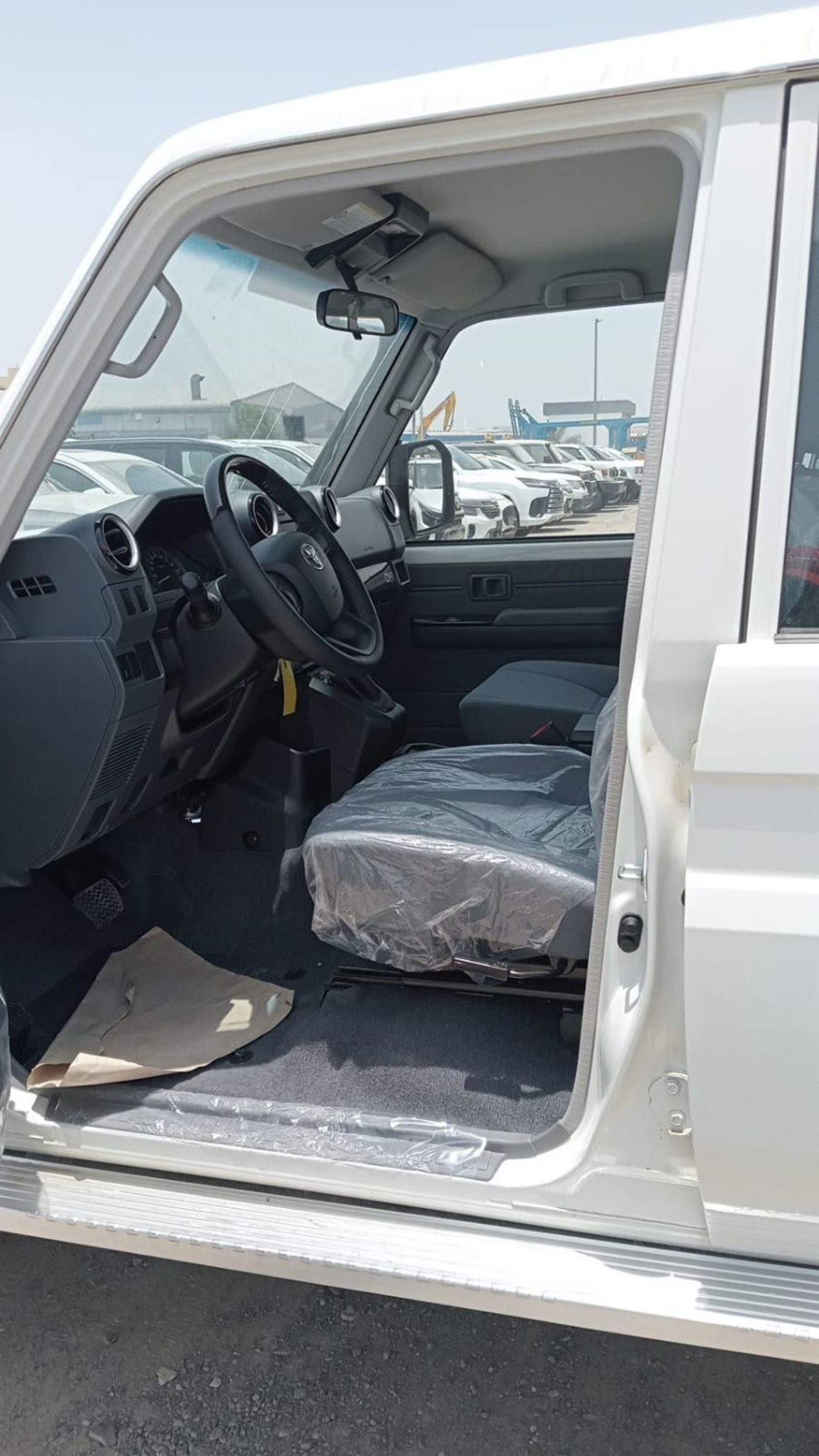 تويوتا لاند كروزر 70 Toyota Land Cruiser 76 05 Door Hard Top 2.8L Auto