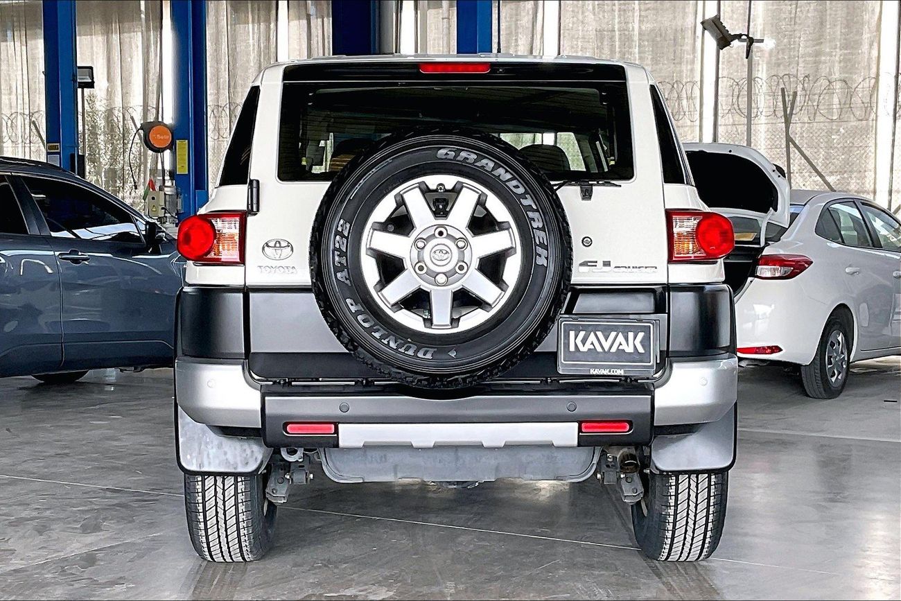 تويوتا إف جي كروزر GXR | شامل الضمان | 0 ﺪﻔﻋﺓ ﺃﻮﻟﻯ