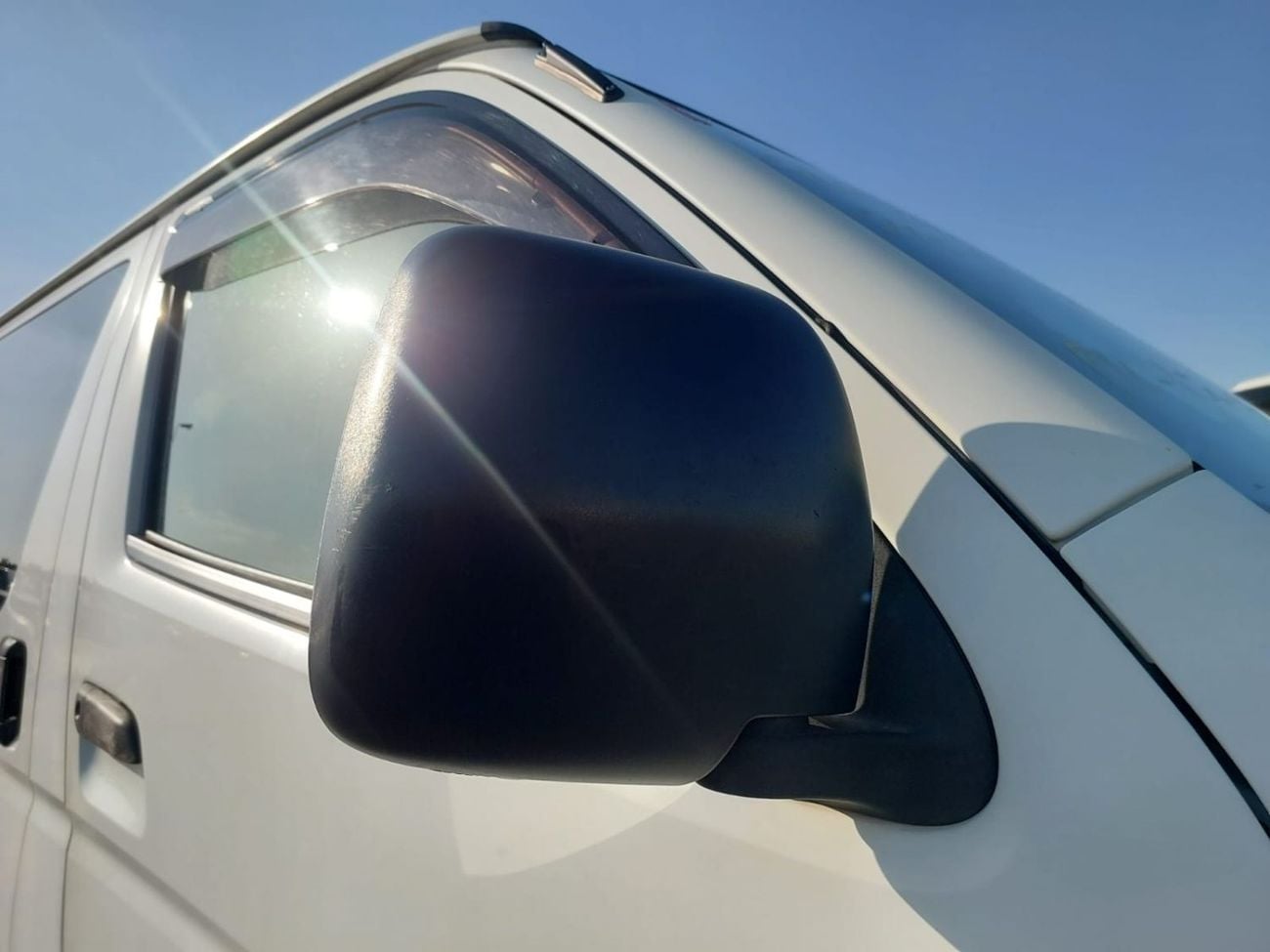 تويوتا هاياس TOYOTA HIACE VAN RHD 2019 MODEL 2.8 L DIESEL AUTOMATIC(PM05162)