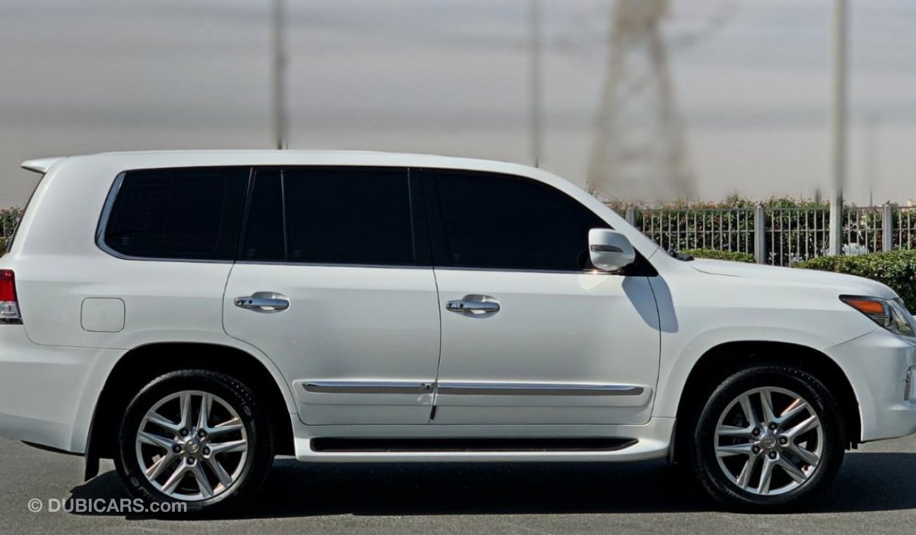 Lexus LX 570 Platinum excellent condition - original paint - low kilometer