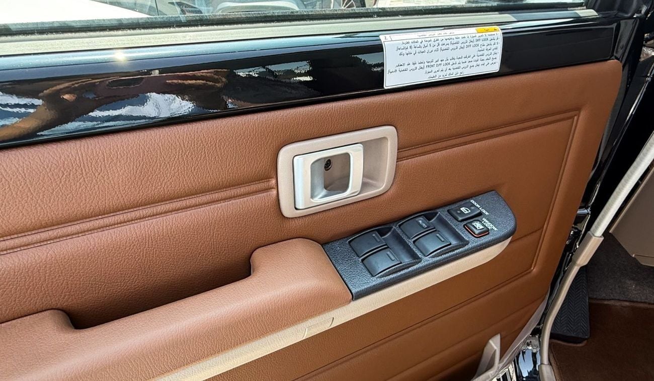 تويوتا لاند كروزر 70 TOYOTA LAND CRUISER HARD-TOP (70 SERIES) A/T 4.0L - 2025