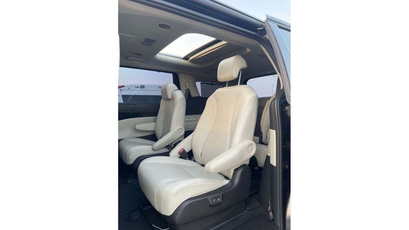 Kia Carnival 2021 Kia Carnival Exclusive Diesel Korean Specs Orignal Paint - 360* CAM - Panoramic View - 9 seater