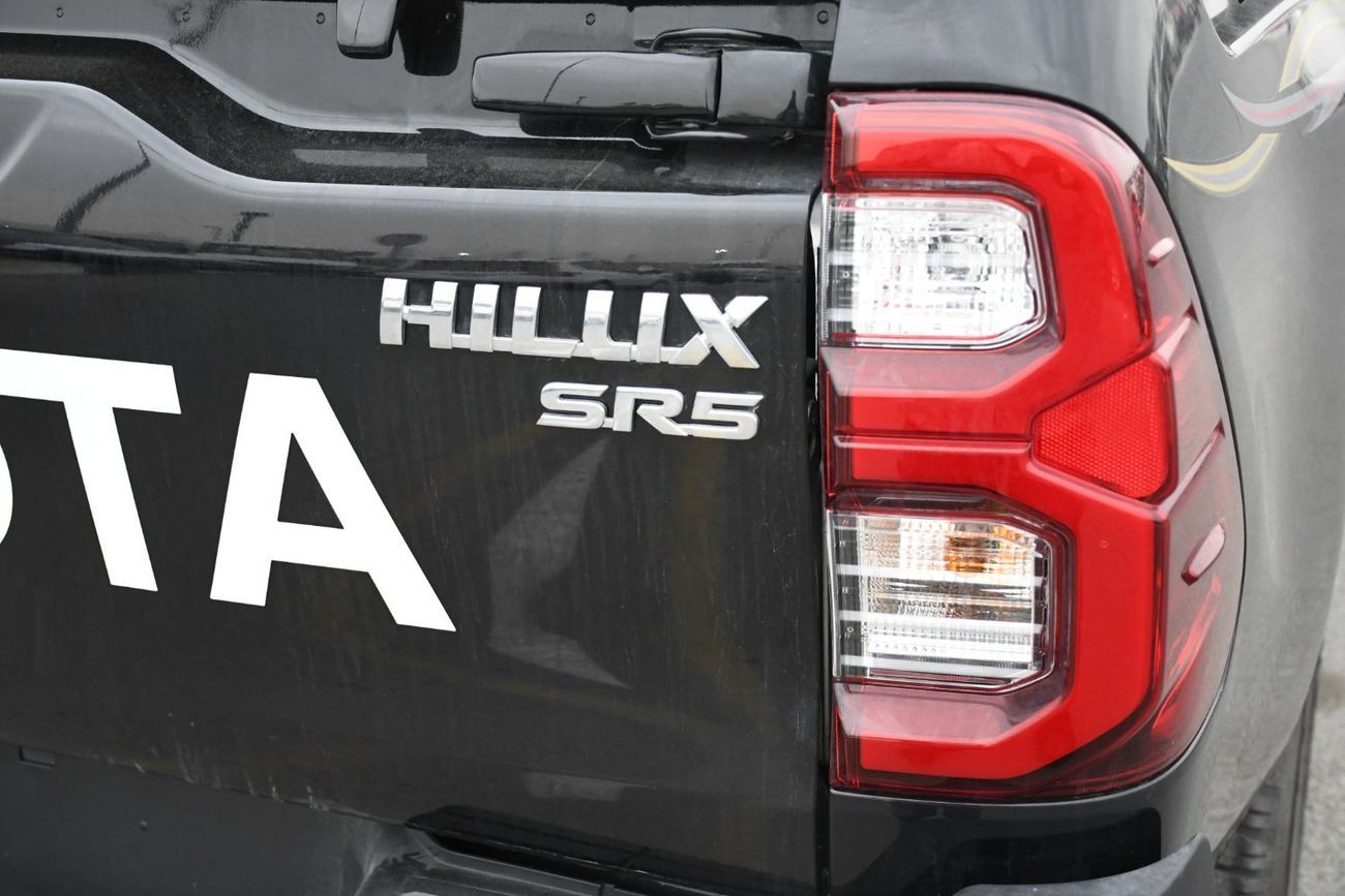 تويوتا هيلوكس 2.7L V4 Automatic with BSM Full option (Ready Stock)