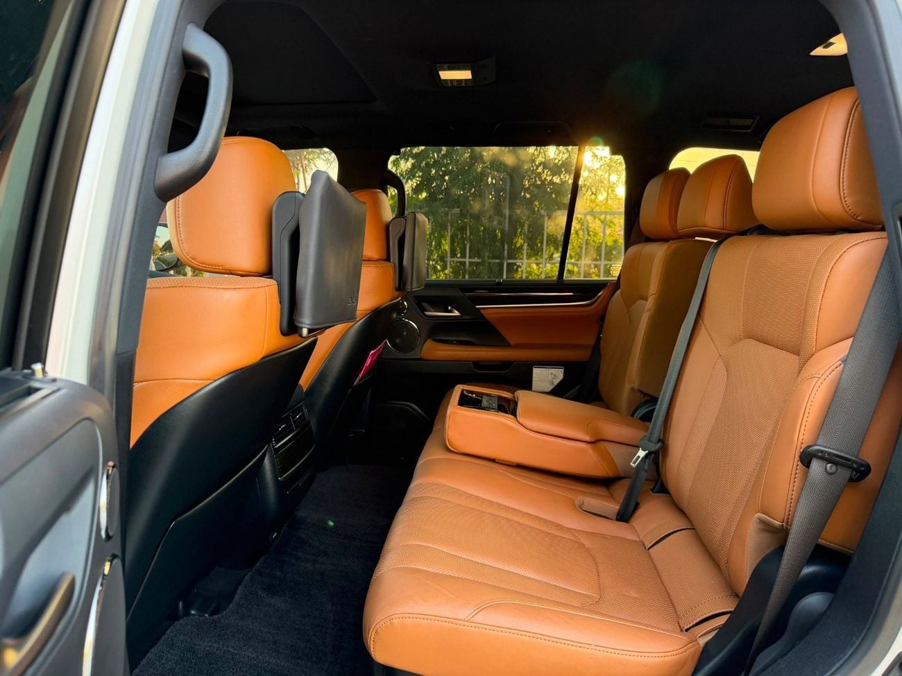 Lexus LX570 SIGNATURE PLATINUM