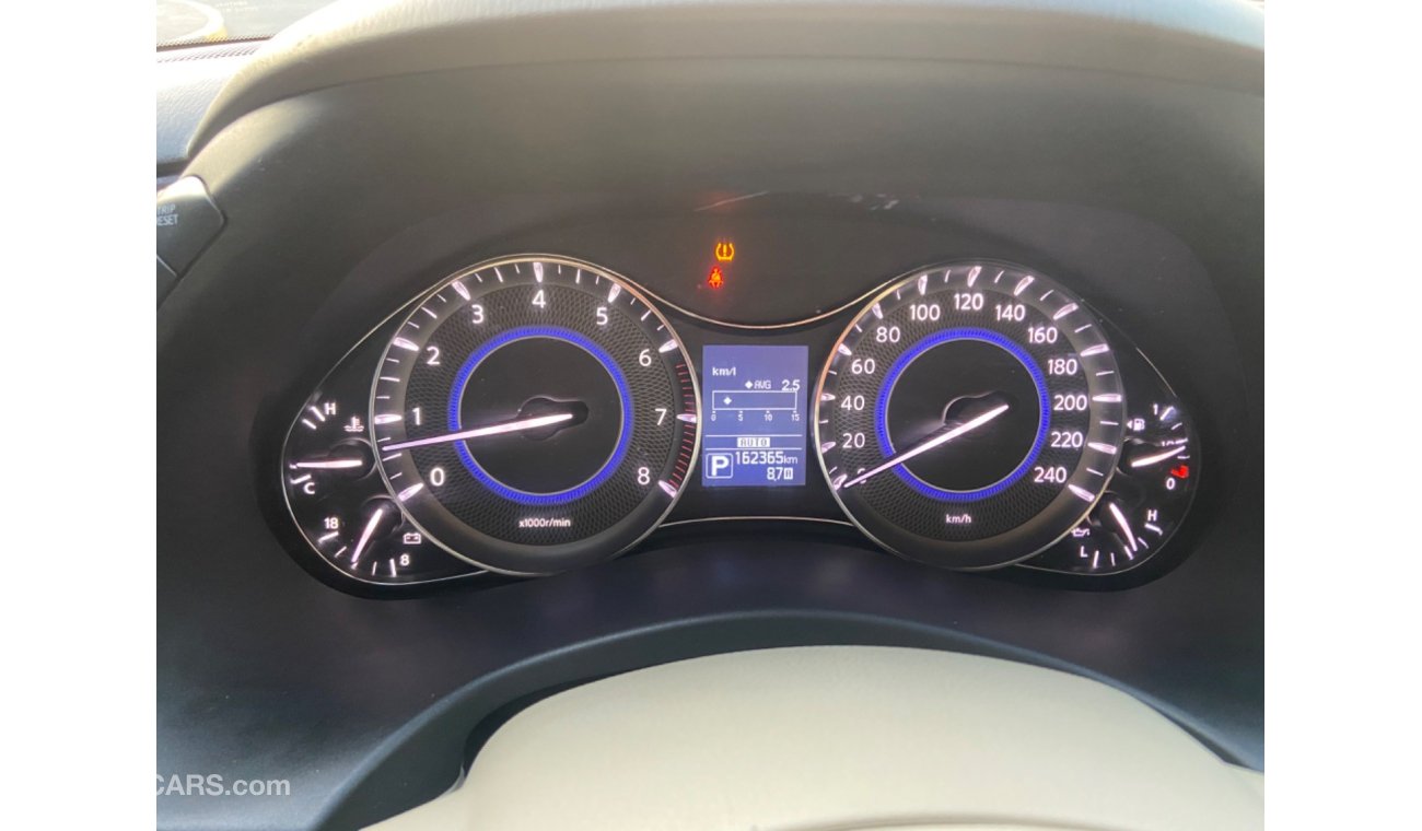 Infiniti QX80 Infiniti QX 80 model 2015 GCC very good car  - price 85,000 km 162,000clean car call 00971527887500