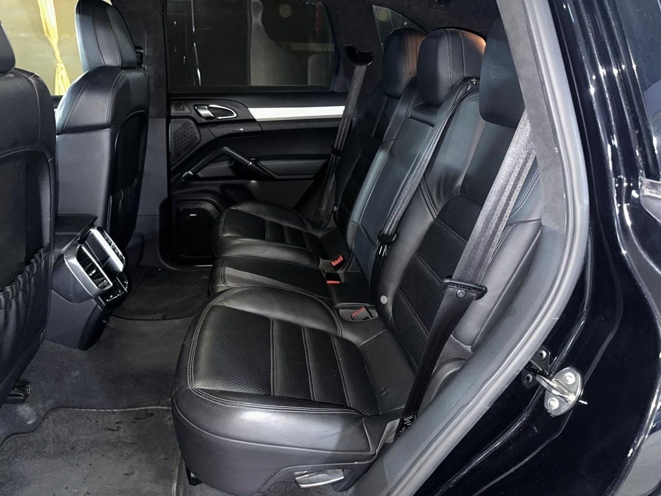 Porsche Cayenne PORSCHE CAYENNE TURBO 4.8L 2011 | 18-WAY ADJUSTABLE SEATS | SPORTS EXHAUST | SUNROOF