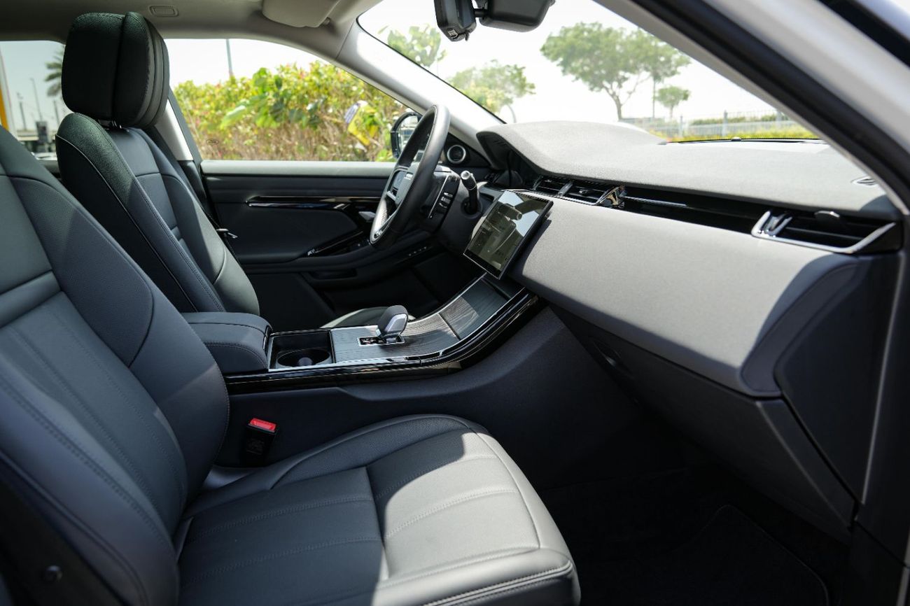 لاند روفر رانج روفر إيفوك SE P250 DYNAMIC 2025!! FIVE YEARS WARRANTY!! THREE YEARS SERVICE CONTRACT