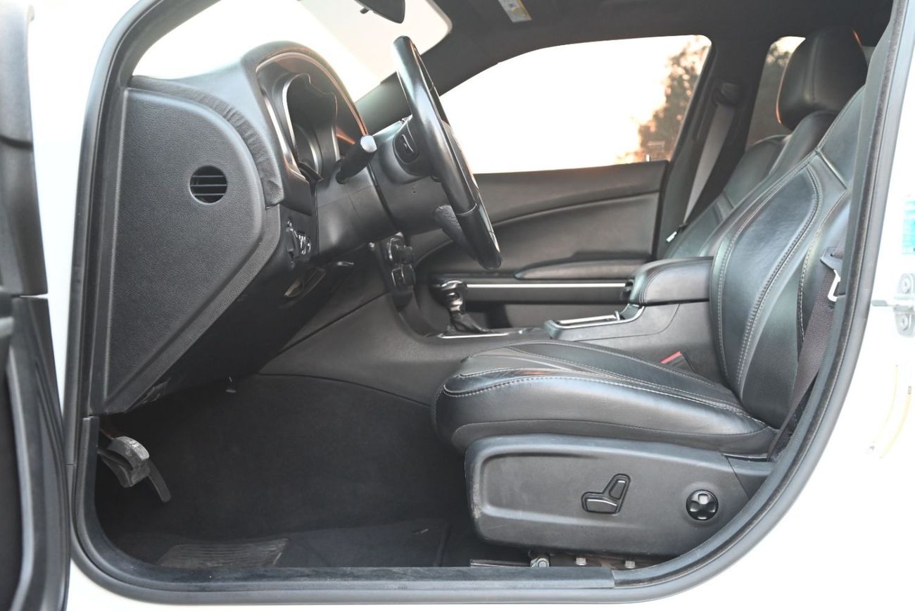 Dodge Charger 3.6L SXT Plus 0% DP - ENGINE || GEAR || CHASSIS GUARANTEE - DODGE CHARGER SXT - 2019 - 3.6TC V6 RWD 