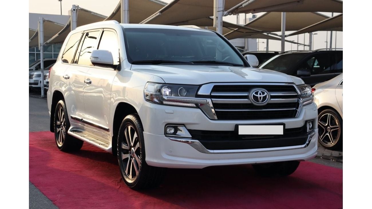 Toyota Land Cruiser GXR GT Toyota Land Cruiser GX.R Grand Touring / V6 / 2019 / GCC / Free Accident  / Only 86,000KM