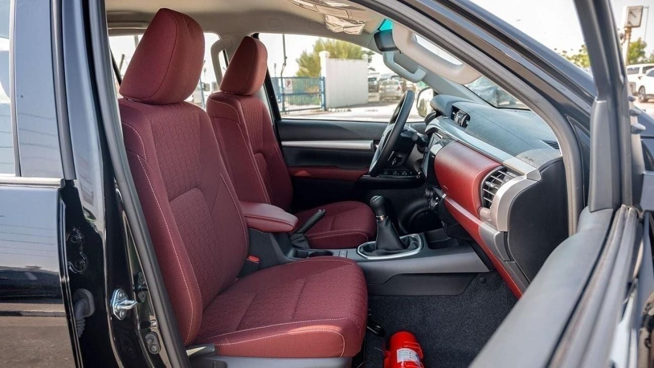 تويوتا هيلوكس SGLX TOYOTA HILUX SR5 2025 PETROL MANUEL 2.7L