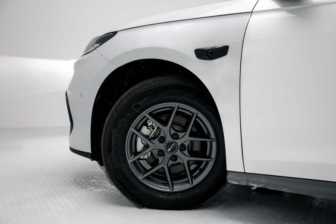 بي واي دي سيل 06 دي إم-آي ID Luxury 1.5L - White Inside Grey | Export Only