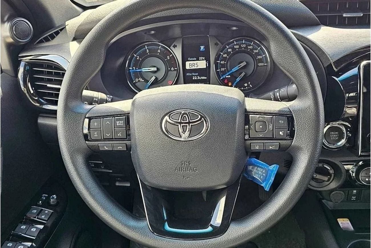 تويوتا هيلوكس DC ADVENTURE 2.8D AT 4X4 MY2024 - BLACK
