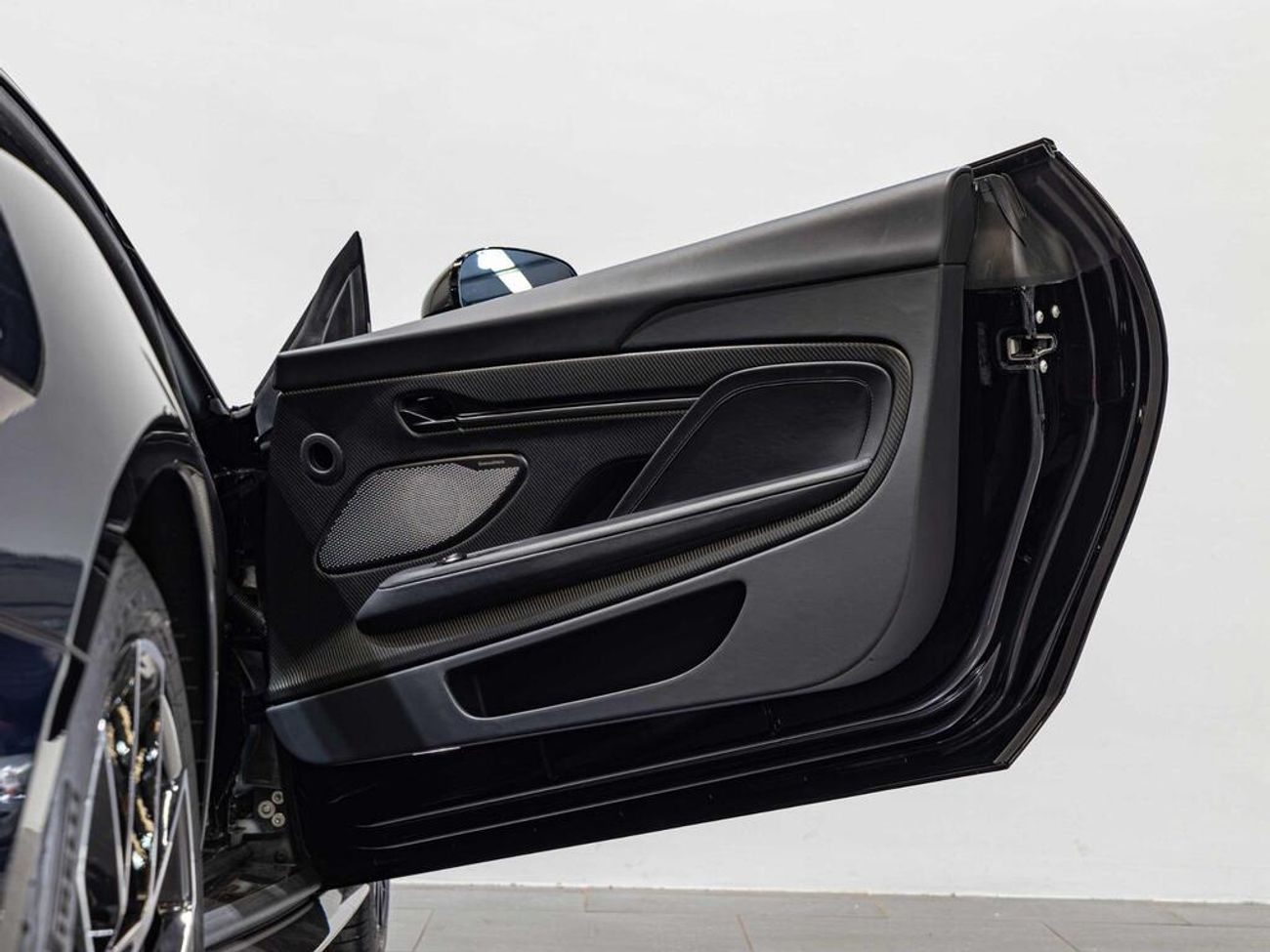 أستون مارتن فانتيج V12 Vanquish 5.2 V12 BiTurbo Auto Euro 6 (s/s) 2dr (EXPORT ONLY)