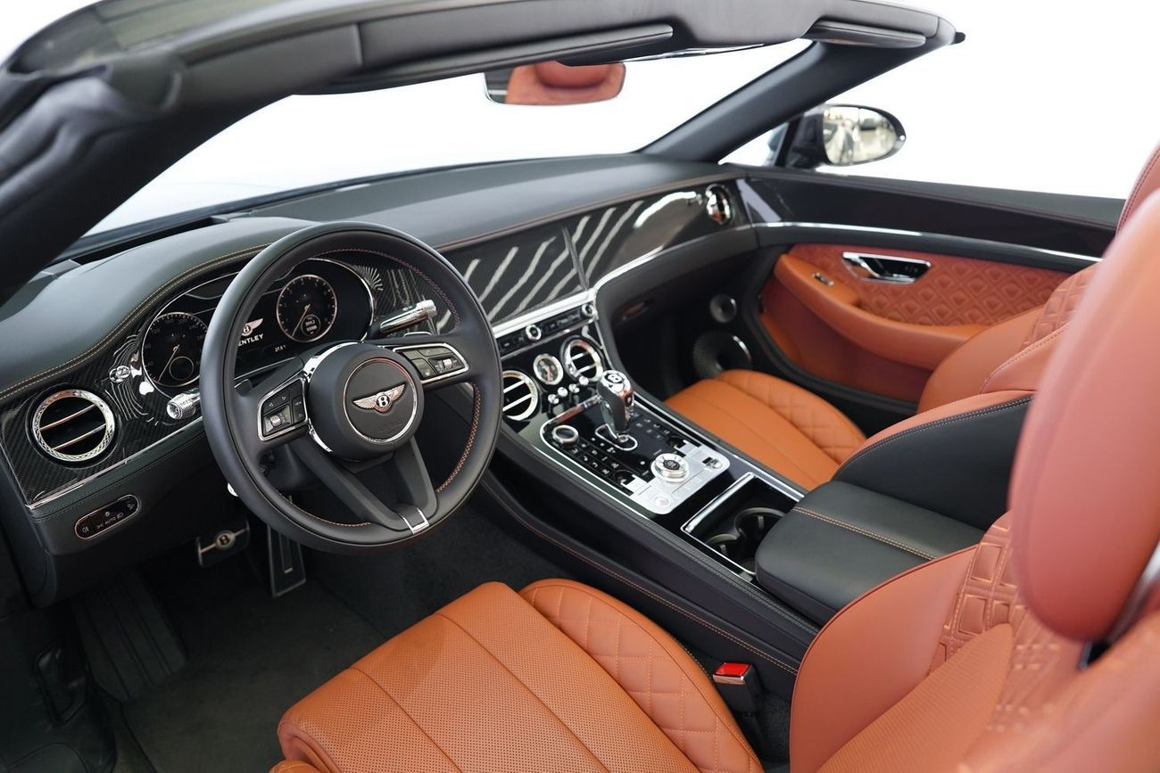 بنتلي كونتيننتال جي تي سي Bentley GTC V8 Black Edition