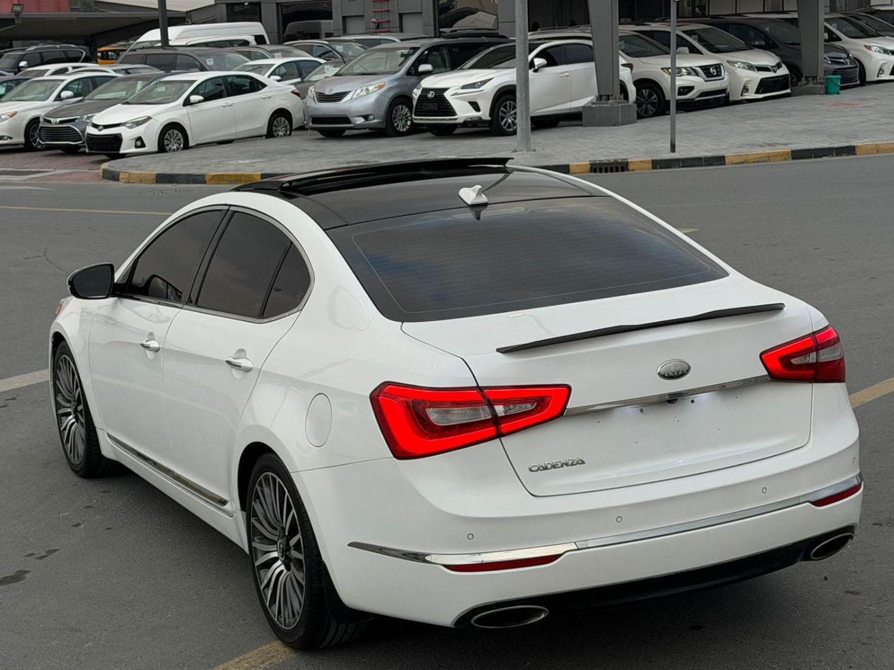 Kia Cadenza Full option, panoramic