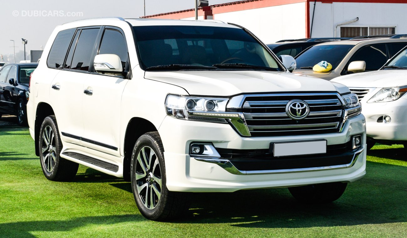 Toyota Land Cruiser VXR V8 5.7 Facelift 2020