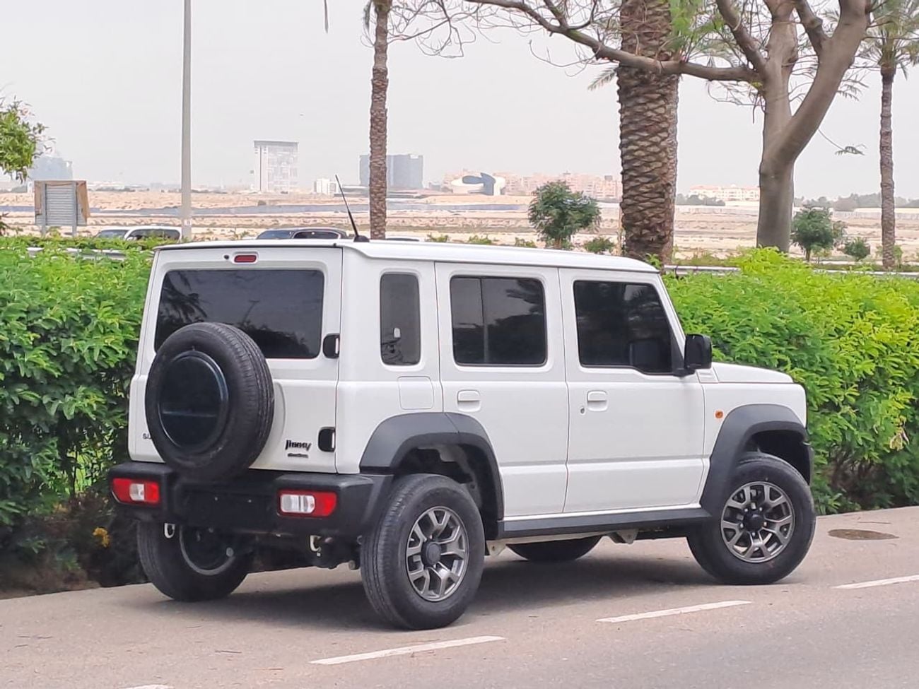 Suzuki Jimny GLX 1.5L (5-Doors) 1090-MONTHLY | 1.5 L | 4WD | GCC | CRUISE CONTROL I GPS I ACCIDENT FREE
