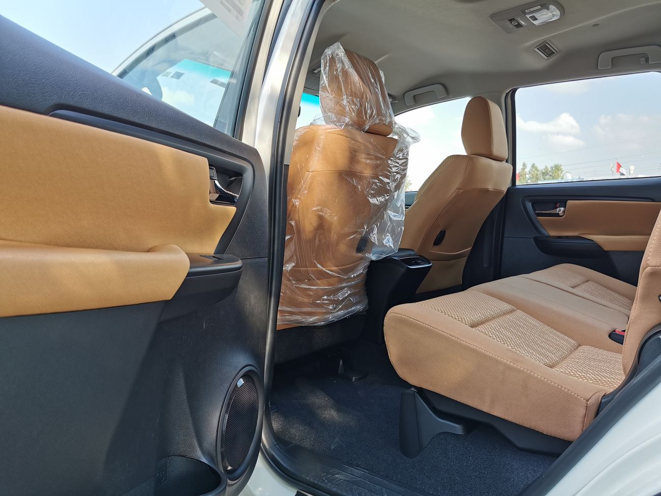 Toyota Fortuner 2.7L PETROL, 17" ALLOY RIMS, CRUISE CONTROL (CODE # TFGX21)