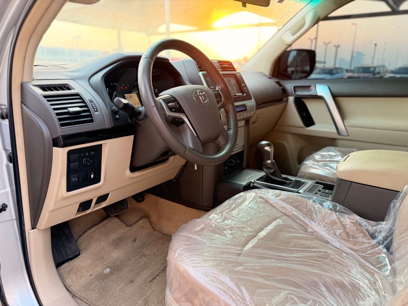 تويوتا برادو GXR 2.7L (164 HP) 4WD (7 Seater)