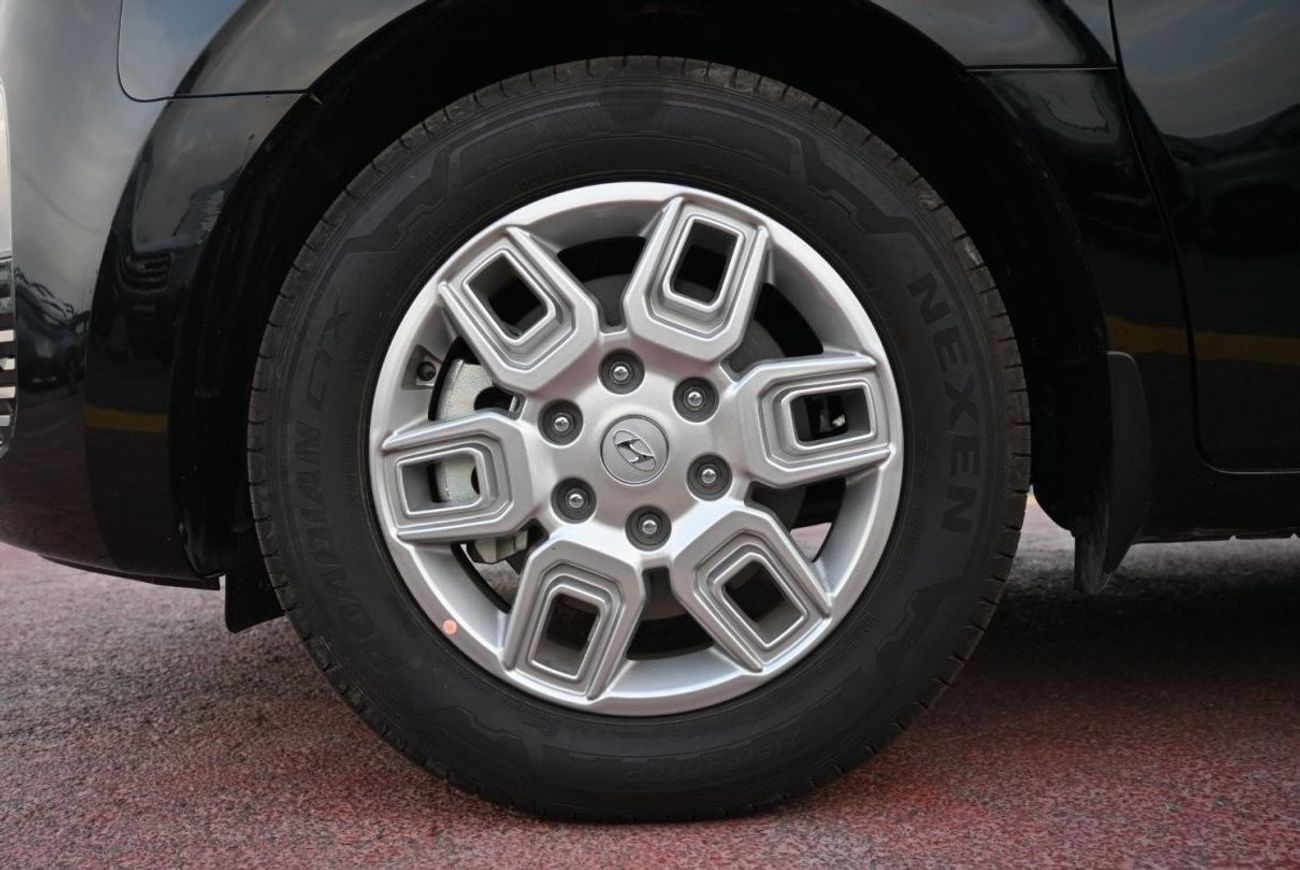 Hyundai Staria Hyundai STARIA 3.5L Petrol, Wagon, FWD, Automatic Transmission, Color Black, Model 2023