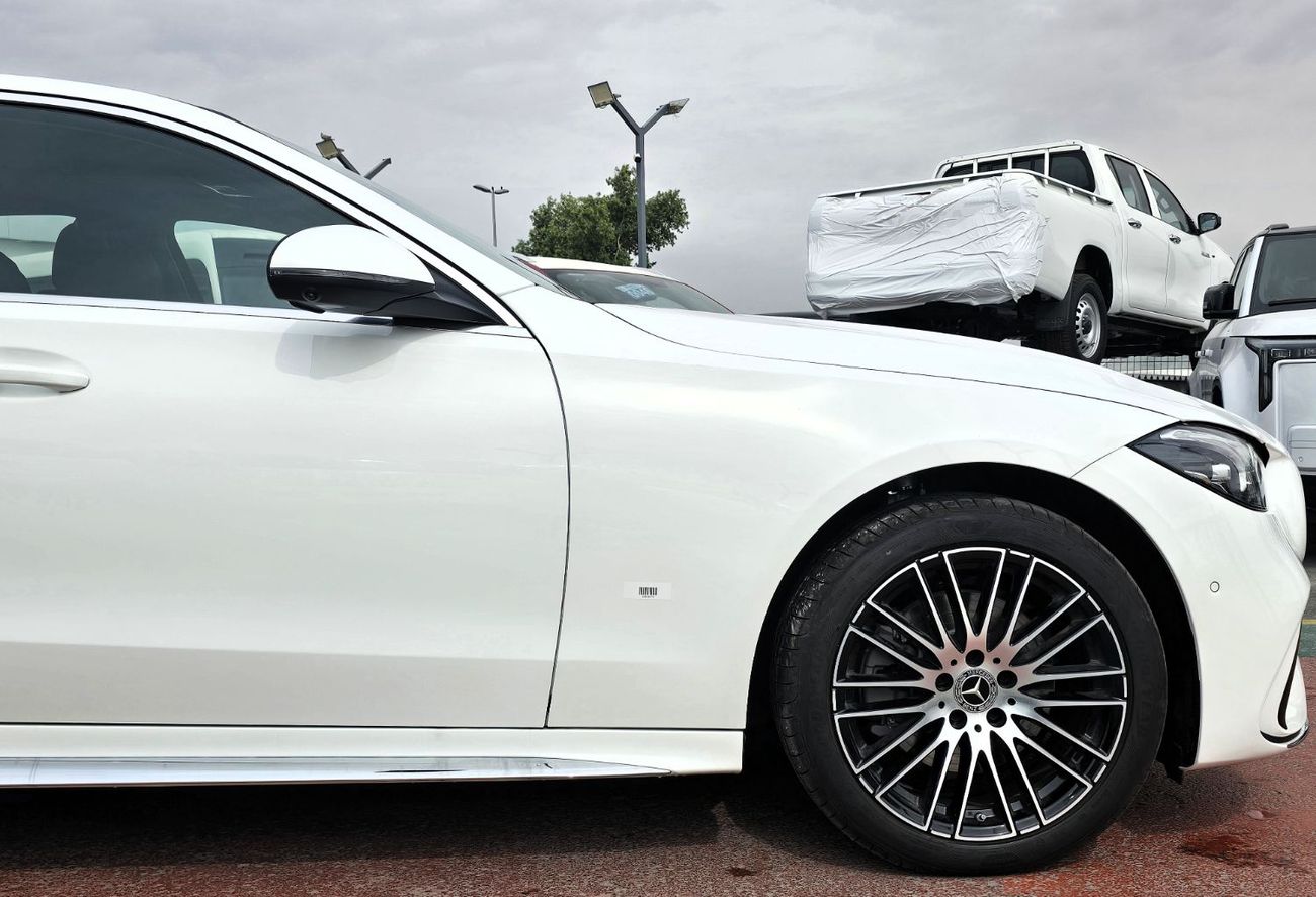 Mercedes-Benz C 200 Mercedes-Benz C200L 1.5L with cold and heat seats white color 2025 Model