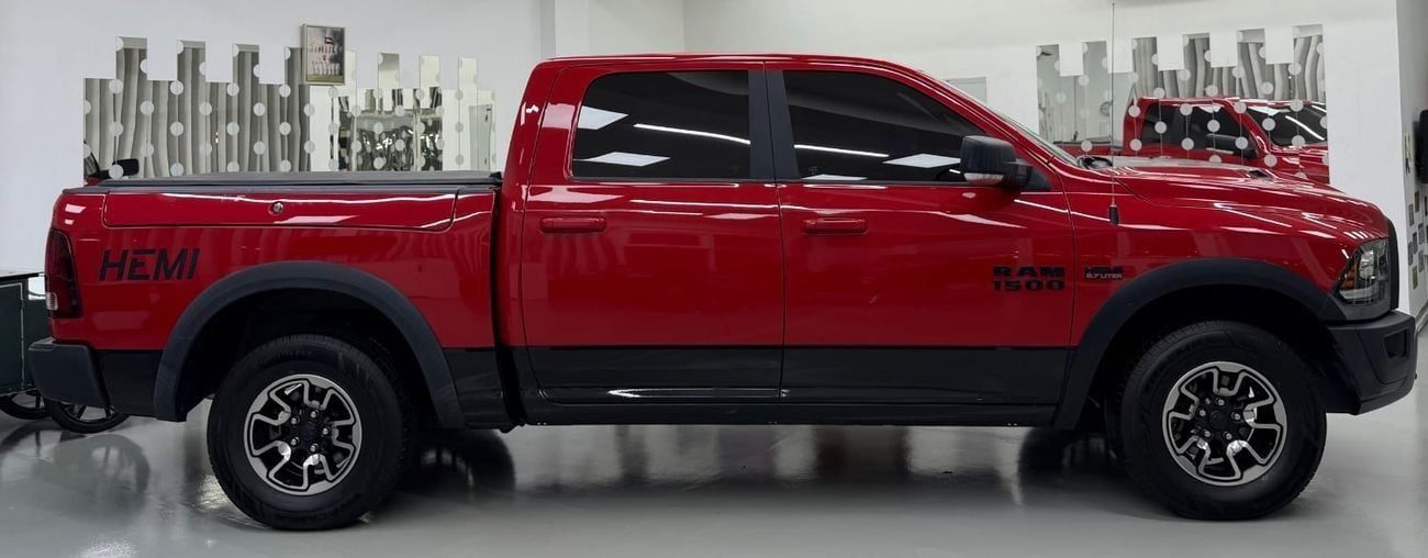 RAM 1500 REBEL Only 8000 km .. Brand new condition .. V8 .. 5,7 L .. HEMI