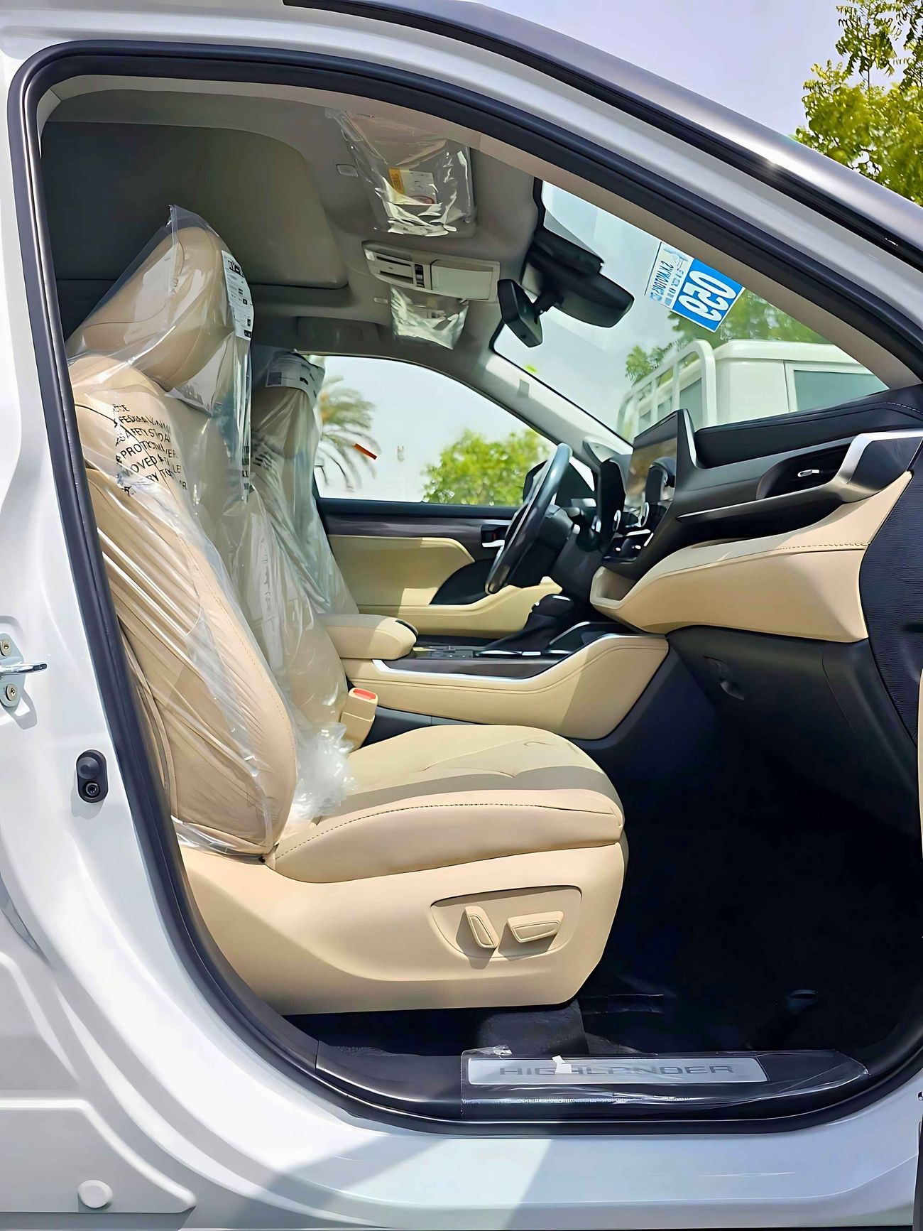 Toyota Highlander 2.5L V4 HYBRID LIMITED / FULL OPTION / PANORAMAIC / JBL SPEAKERS / BIG DVD SCREEN (CODE # 68031)