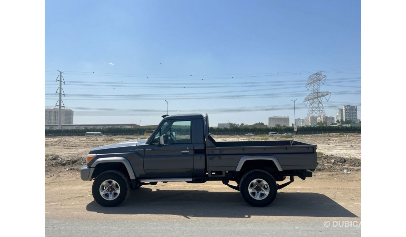 Toyota Land Cruiser Pick Up