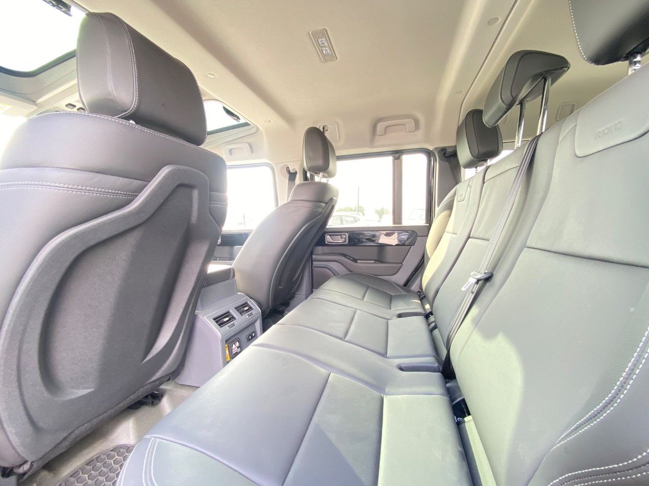 إينيوس غرينادير QuarterMaster