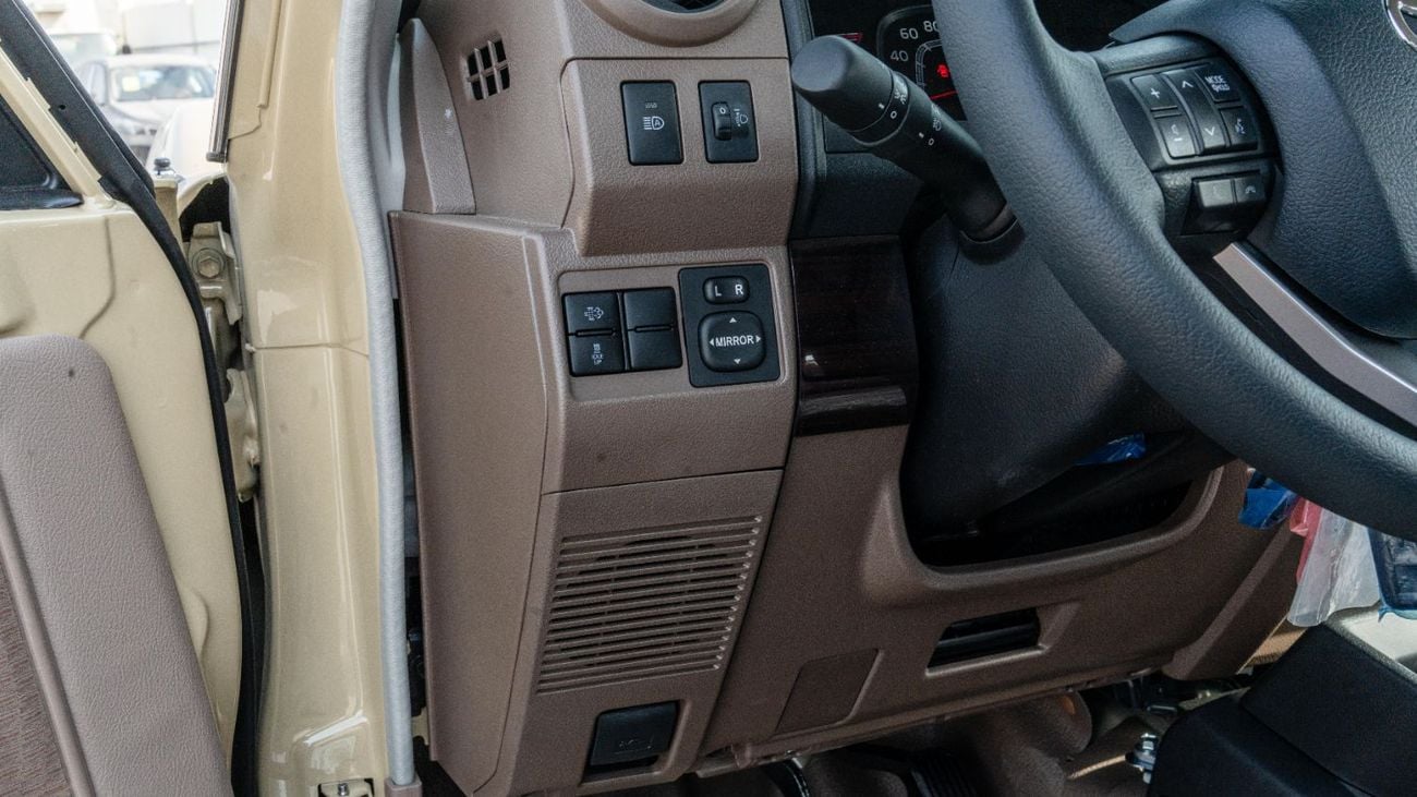 Toyota Land Cruiser Pick Up 2026 Toyota LC79 2.8L MT Diesel (Beige-Brown)