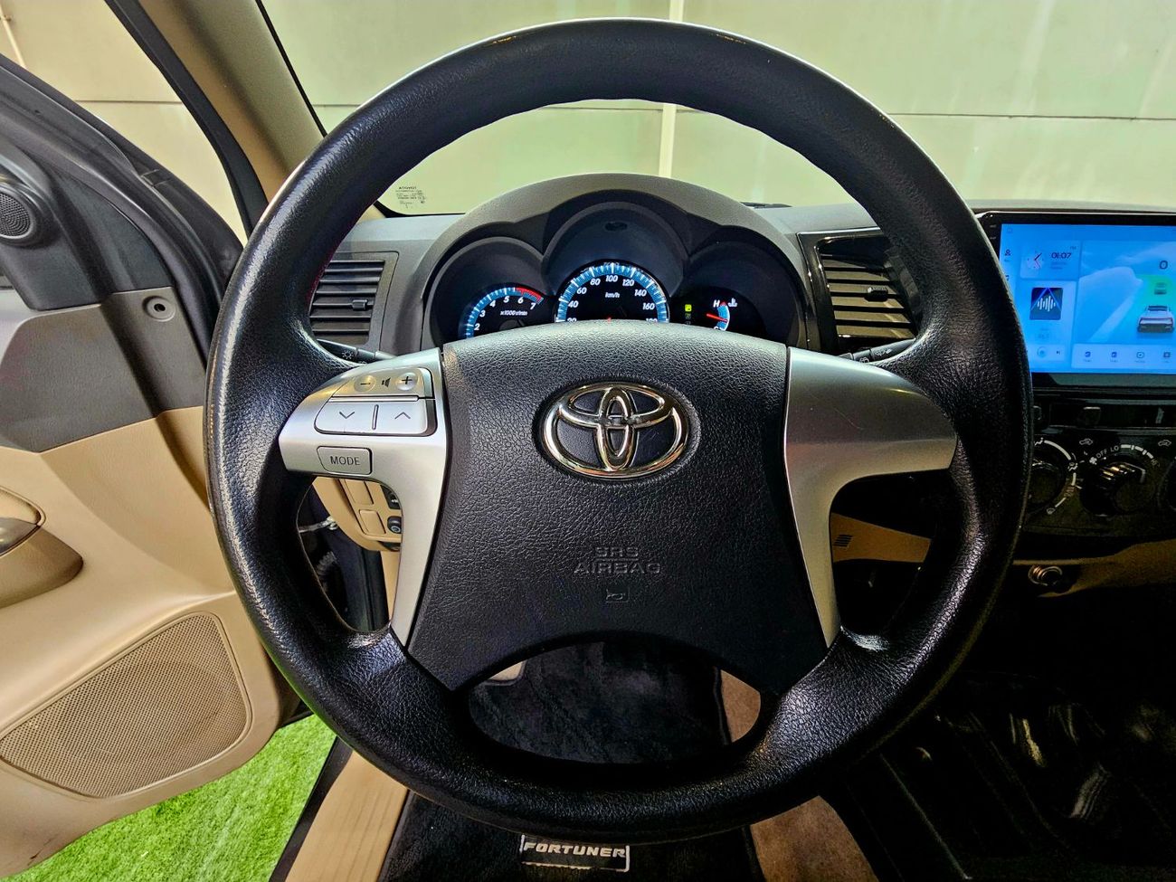 Toyota Fortuner EXR/ V4 2.7L 4WD/ LEATHER DVD/ LOW MILEAGE