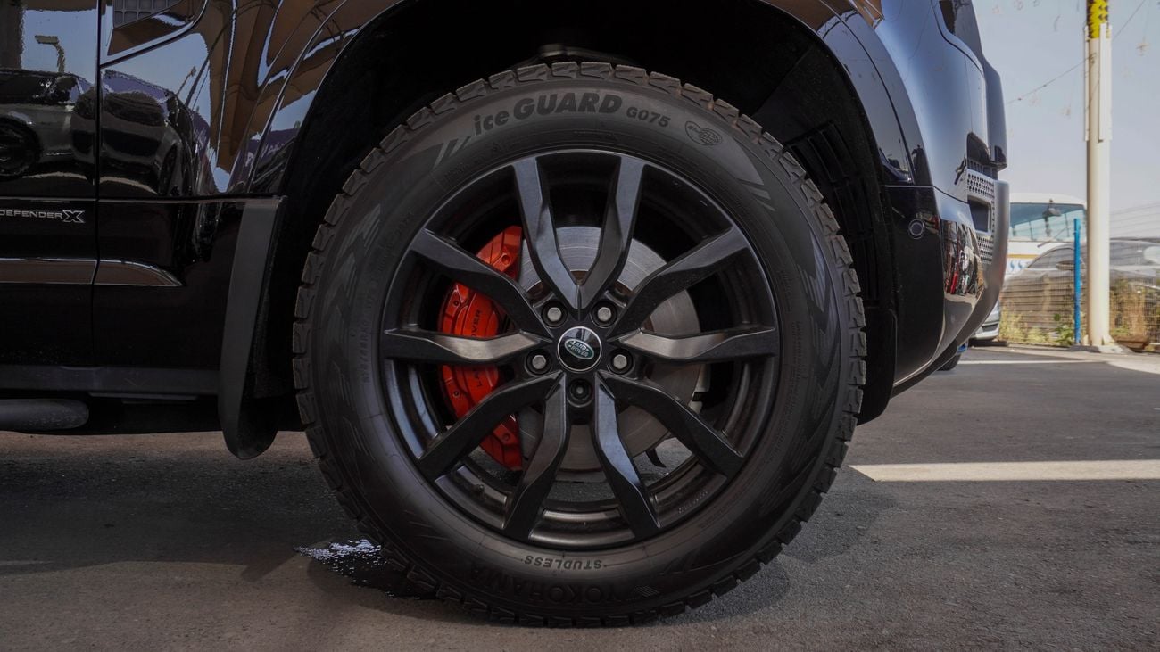 Land Rover Defender 3.0 L V6 d  RHD