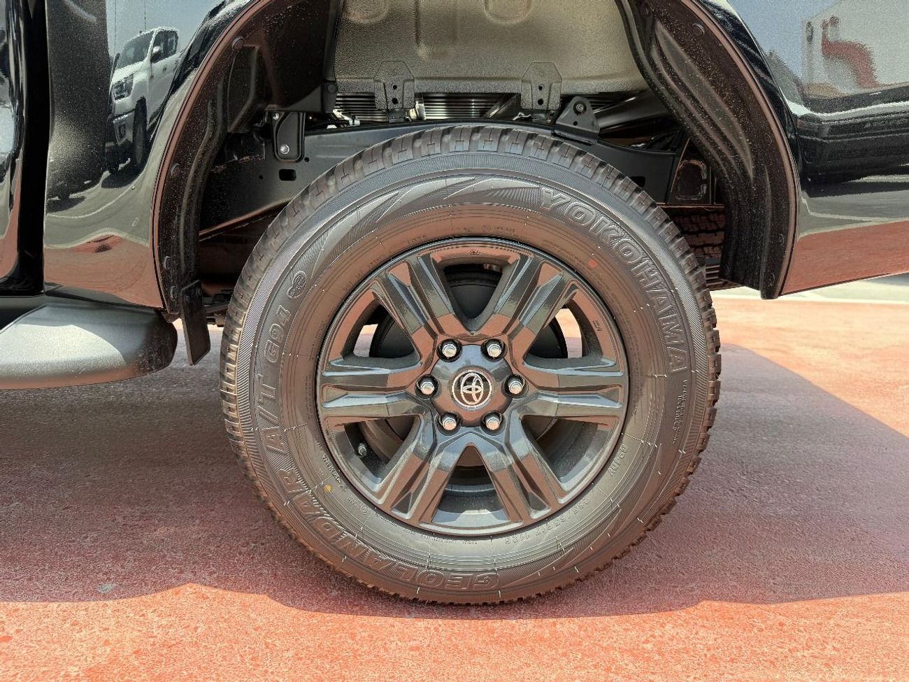 تويوتا هيلوكس TOYOTA HILUX 2.7L AT BLACK  2025-PUSH START