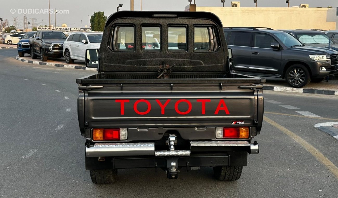 Toyota Land Cruiser Pick Up Double Cabin