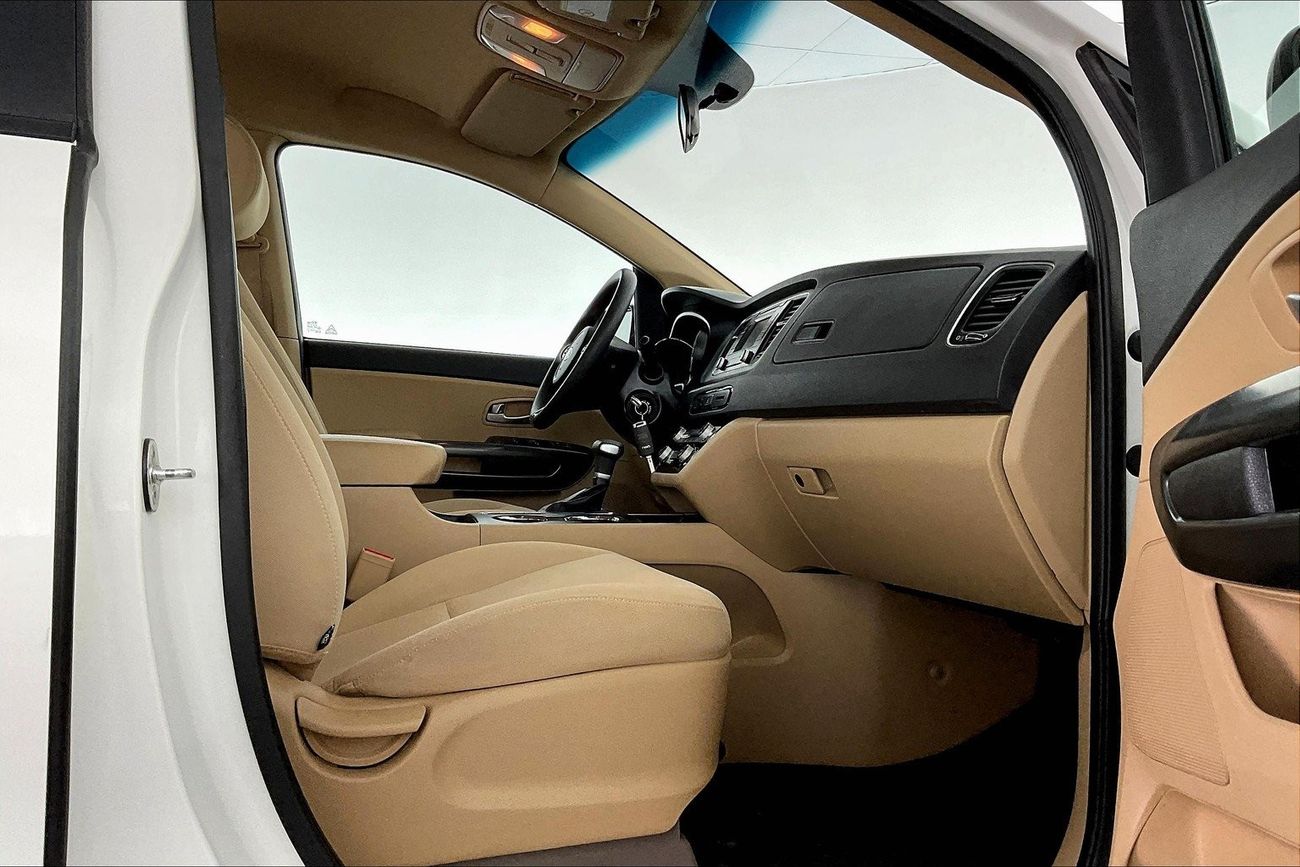 كيا كارنيفال LX