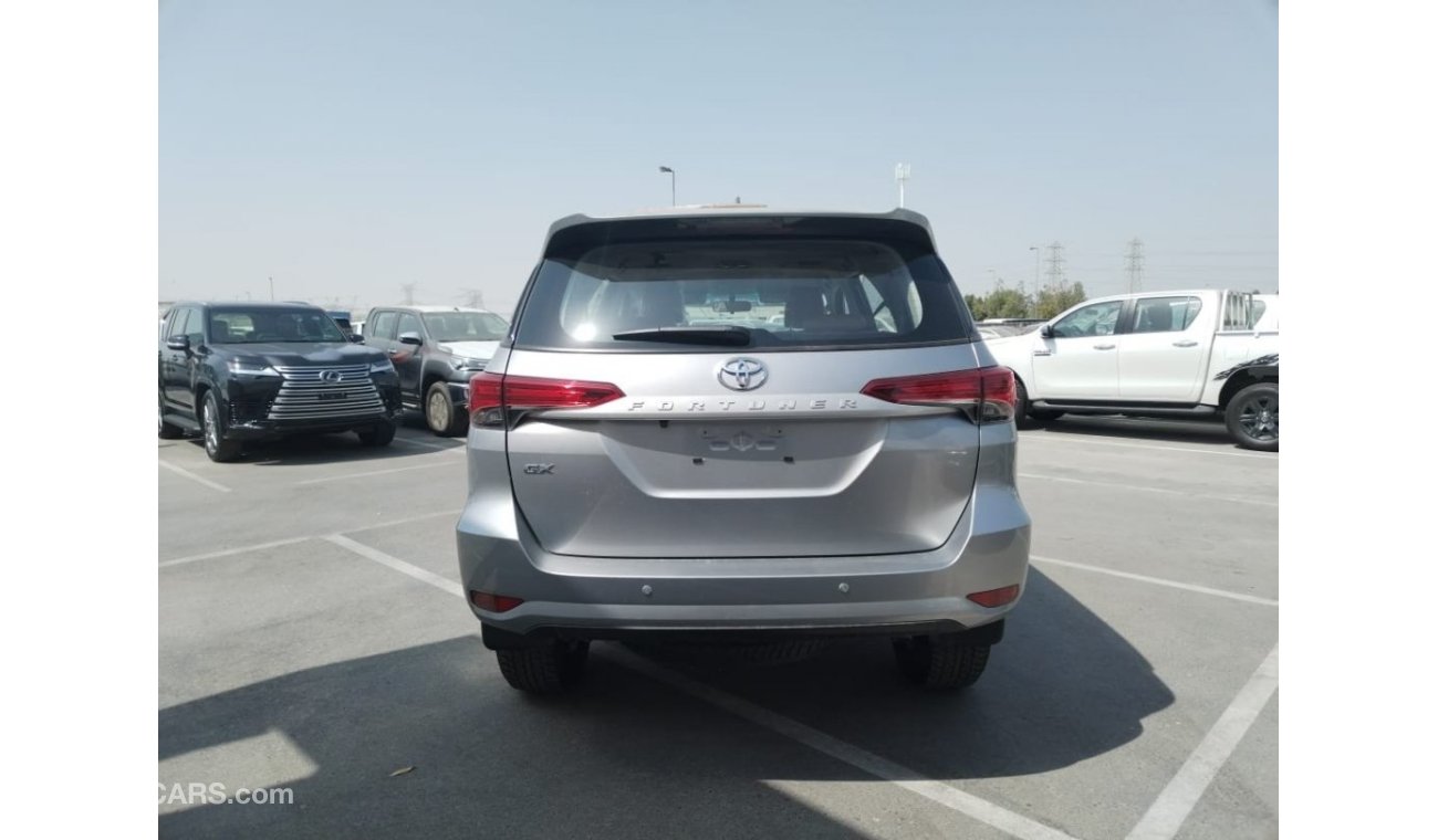 تويوتا فورتونر TOYOTA FORTUNER 2.7 AT 4X4 SILVER 2022