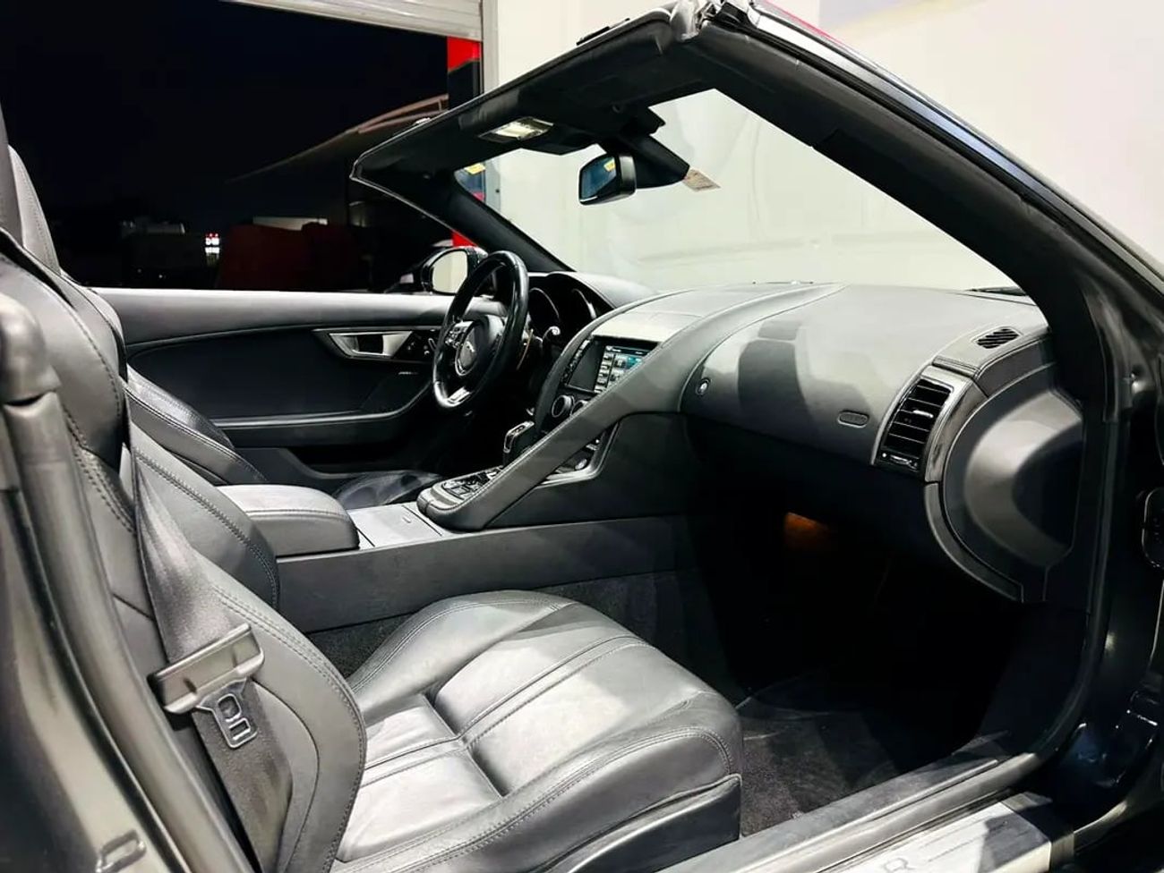 جاكوار F Type R P575 5.0L Convertible