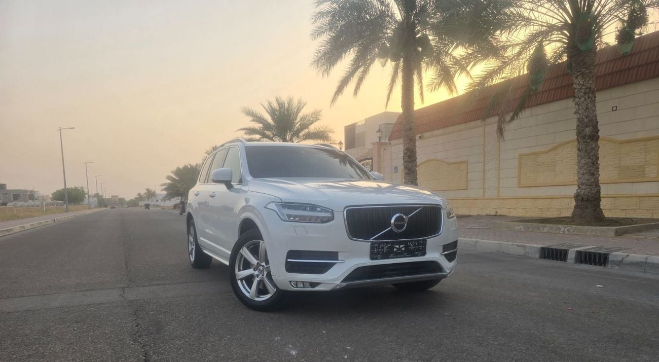 فولفو XC 90 MOMENTUM