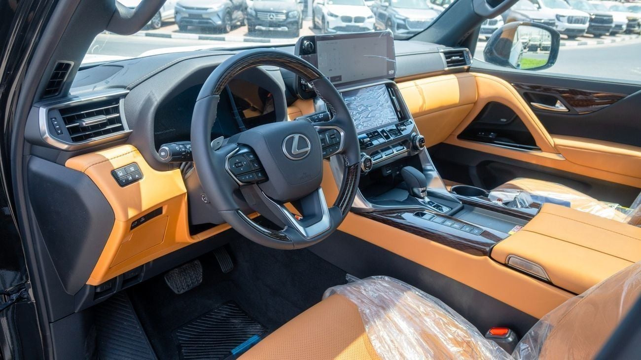 لكزس LX 700h Signature