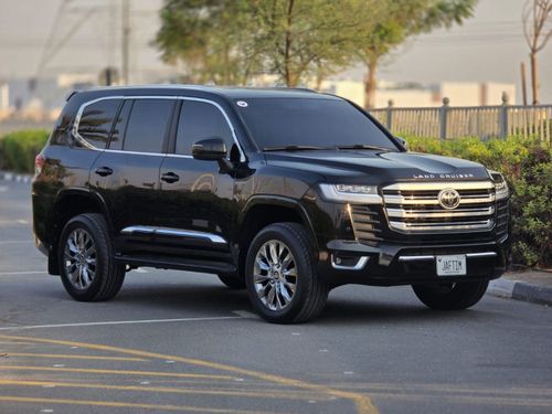 Toyota Land Cruiser GXR 2018 | 4.0L PETROL | AT | LHD | MODIFIED TO LC300 | PUSH START ENGINE | ELECTRIC HEATED SEATS