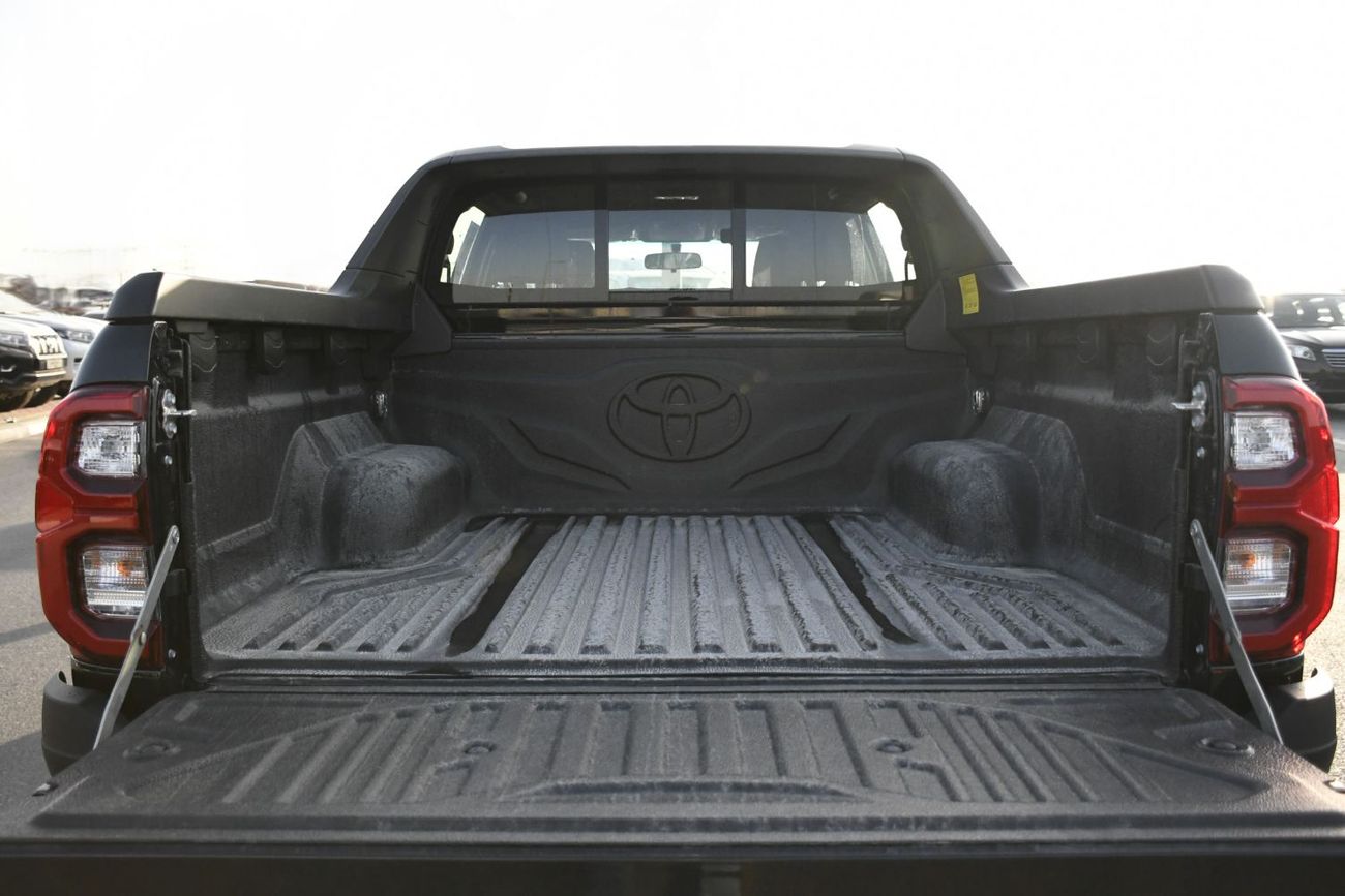 تويوتا هيلوكس Adventure 4.0L V6 with BSM ! Door Molding