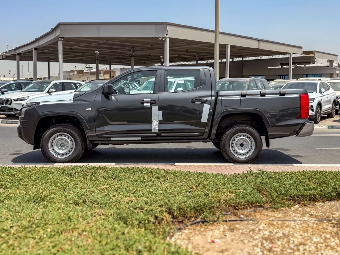 ميتسوبيشي L200 2027 GL | Mid-Line 2.4L Petrol 4x4 MT | DC Pickup | Brand New | EXPORT