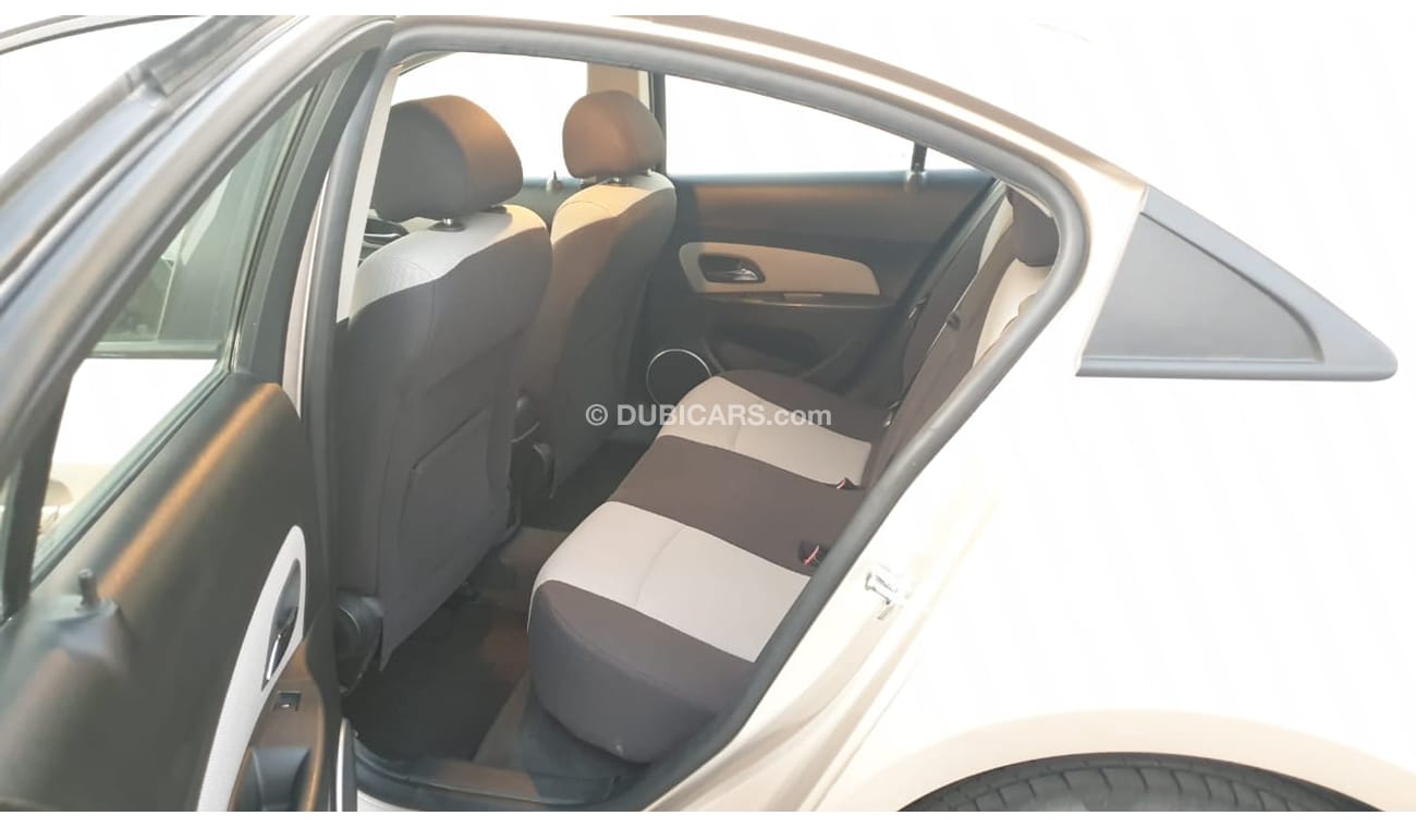 Chevrolet Cruze 2011 *** GCC *** EXCELLENT CONDITION  *** NO SILLY OFFERS ***