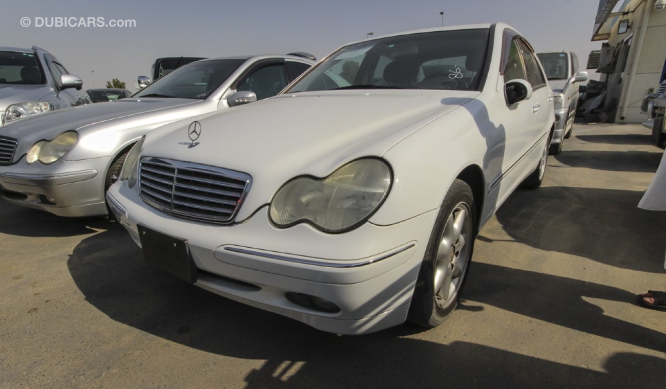 Mercedes-Benz C 240