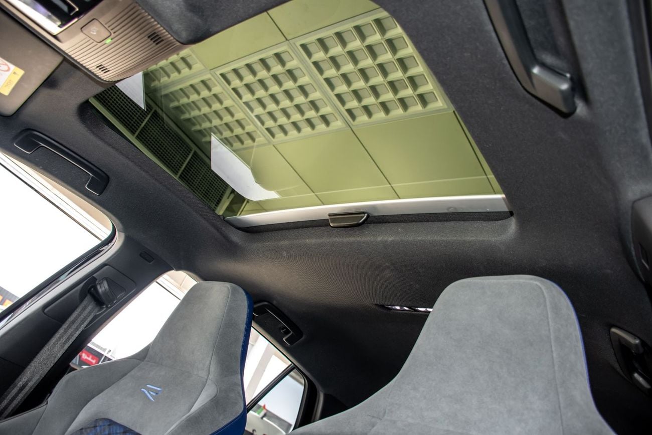 Volkswagen Golf R Base 2.0T